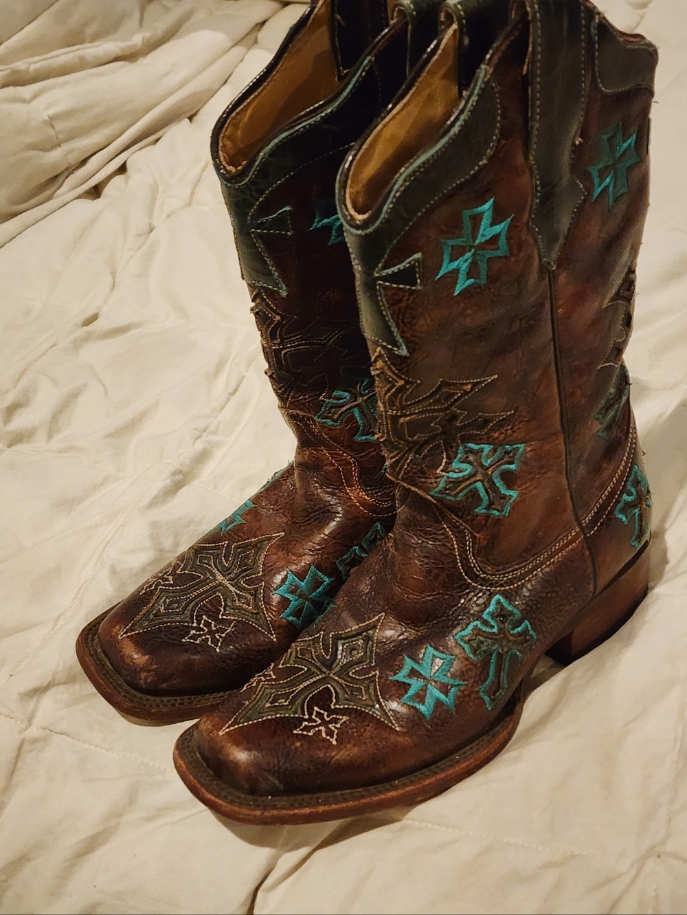 Womans  6m Corral Brown Leather Cowboy Boots with Turquoise Star Embroidery